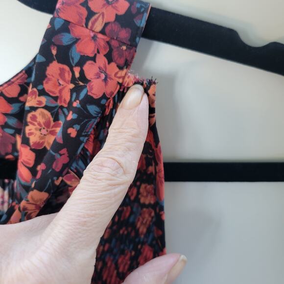 Pleione Sleeveless Blouse Pleated Floral Print Tie in Back Size Medium - Picture 8 of 10